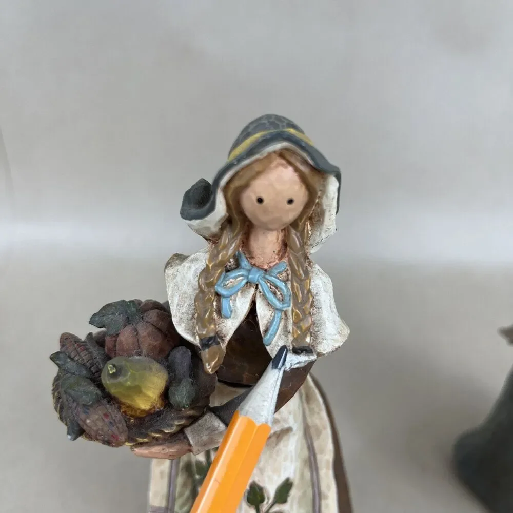 Thanksgiving 2004‎ Pilgrims Harvest Season Craft Women Figures 6-7”Tall Set Of 2